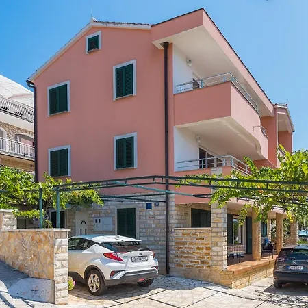 Hari Apartment Tisno