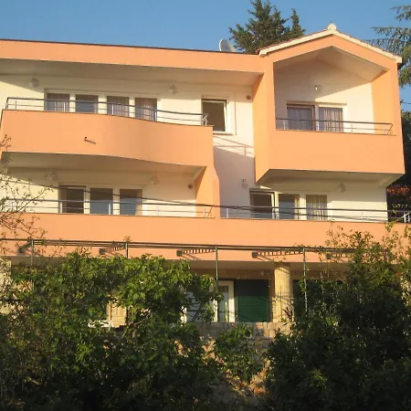 Hari Apartment