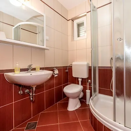 Hari Апартаменты Тисно