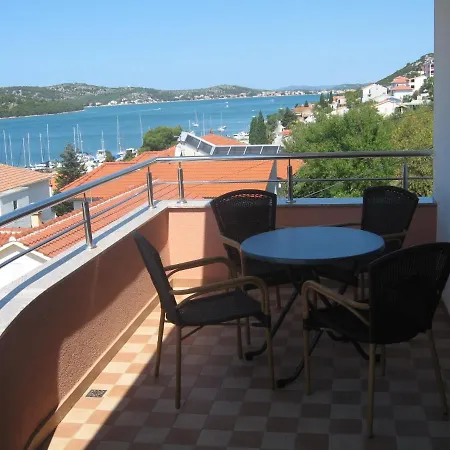 Hari Apartment Tisno