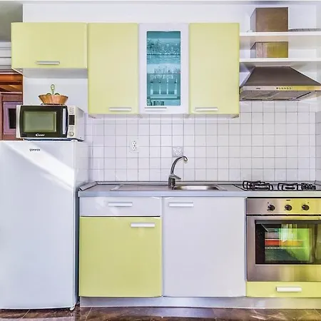 Апартаменты Hari Тисно