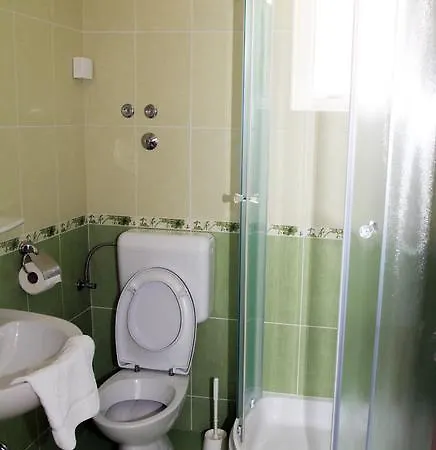 Апартаменты Hari Тисно