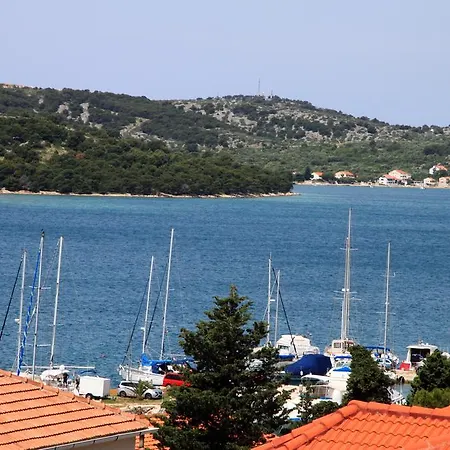 Apartment Hari Tisno