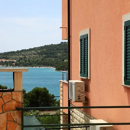 Apartment Hari Tisno