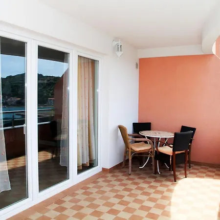 Apartment Hari Tisno