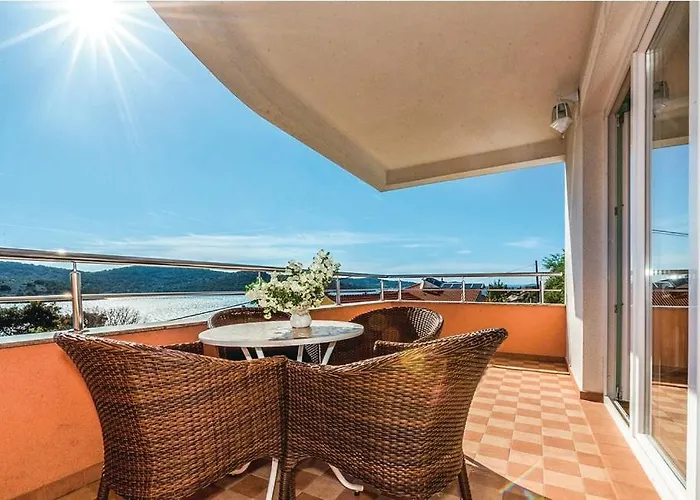 アパート Hari ティスノ