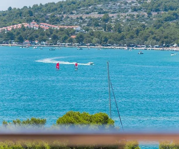 Hari アパート ティスノ