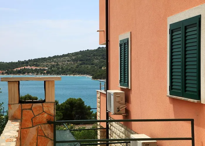 アパート Hari ティスノ