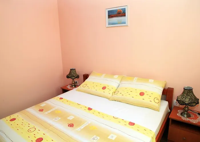 アパート Hari ティスノ